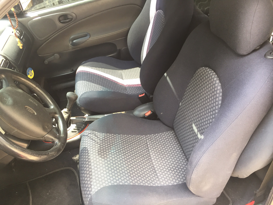 Сидіння Ford Puma 4