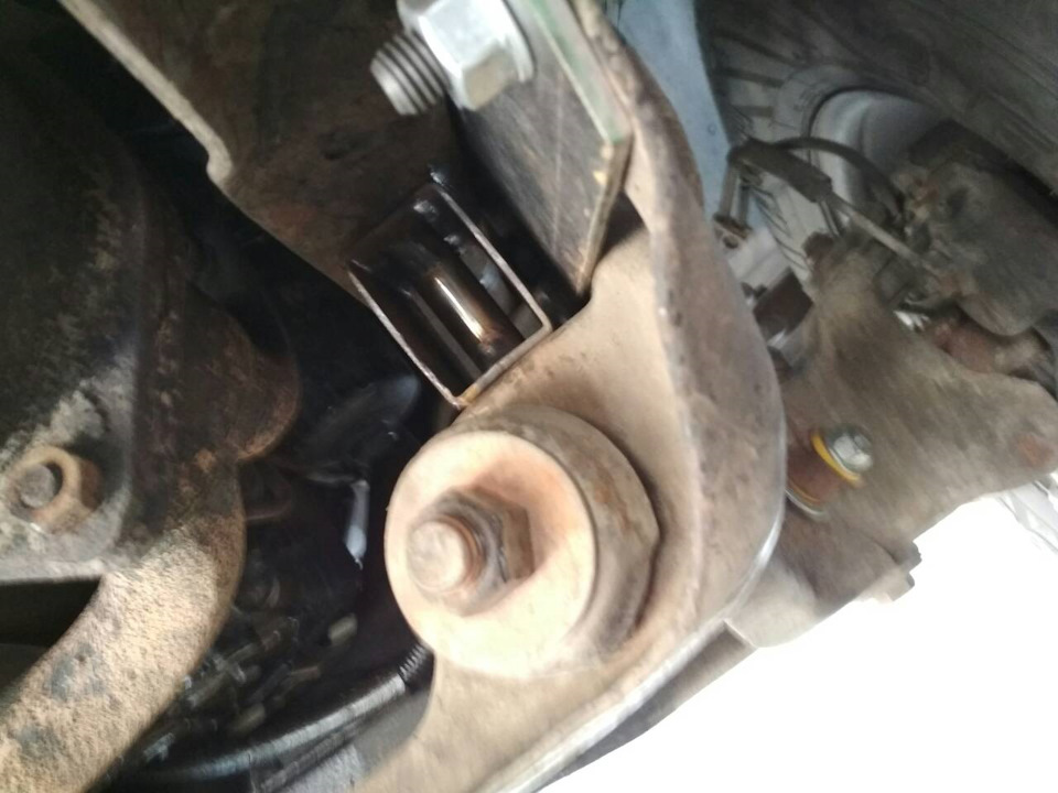 зміна кутів поздовжніх важелів 4