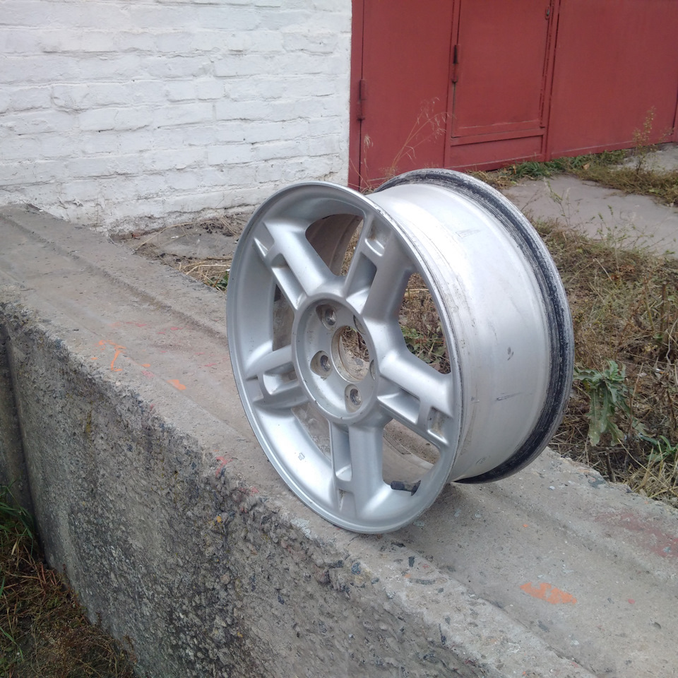 Продаю рідні диски R16 3