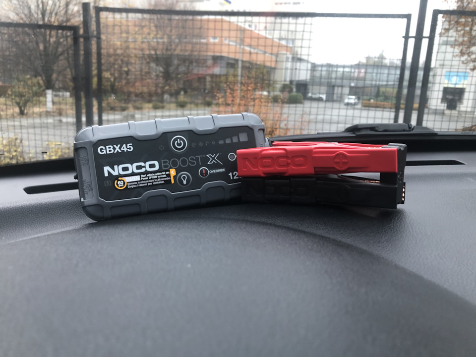 Бустер NOCO Boost X GBX45 1