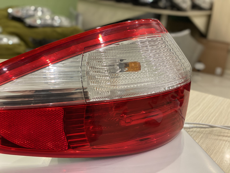 Переробка ліхтарів з Американського (USA) на Європейський (EU) стандарт Ford Fiesta sedan USA 4