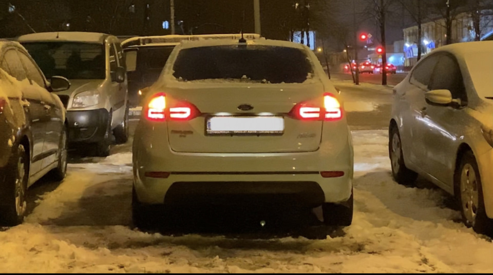 Переробка ліхтарів з Американського (USA) на Європейський (EU) стандарт Ford Fiesta sedan USA 1