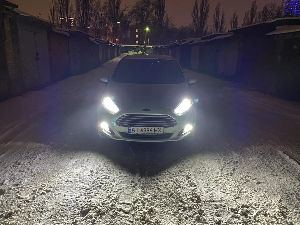 Світла мало не буває