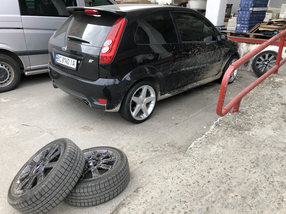 Перевзулися в літні тапки