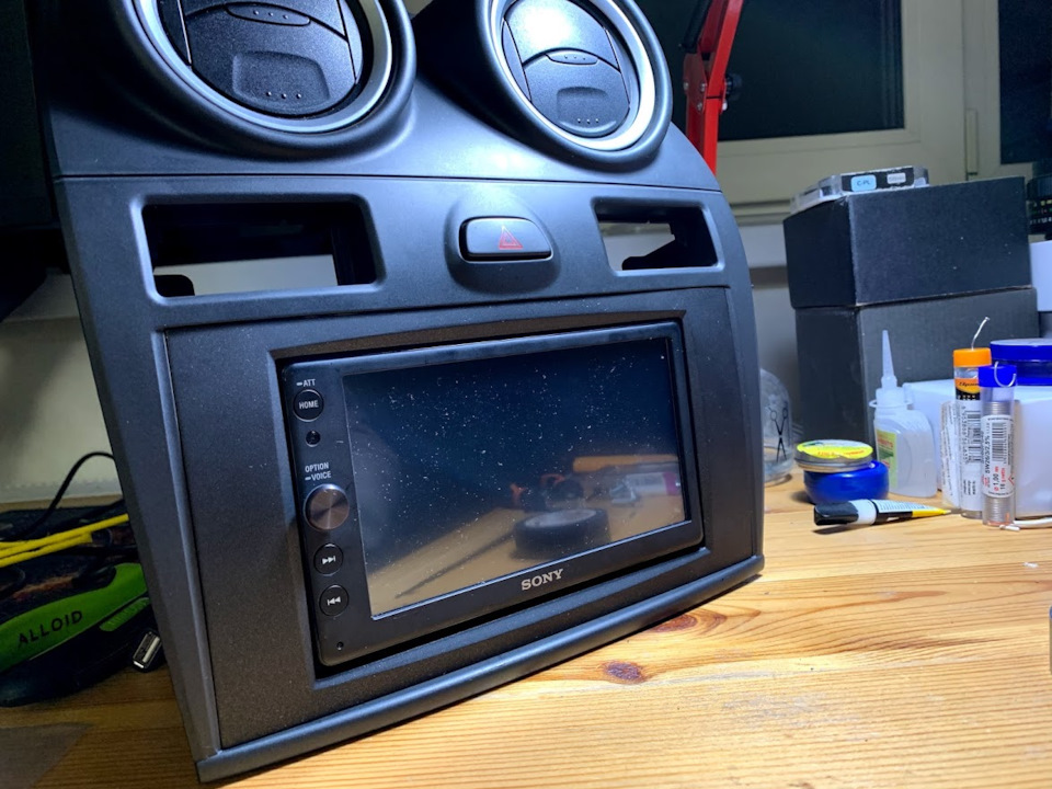 Встановлення магнітоли Sony. Підключення камери заднього виду. 3