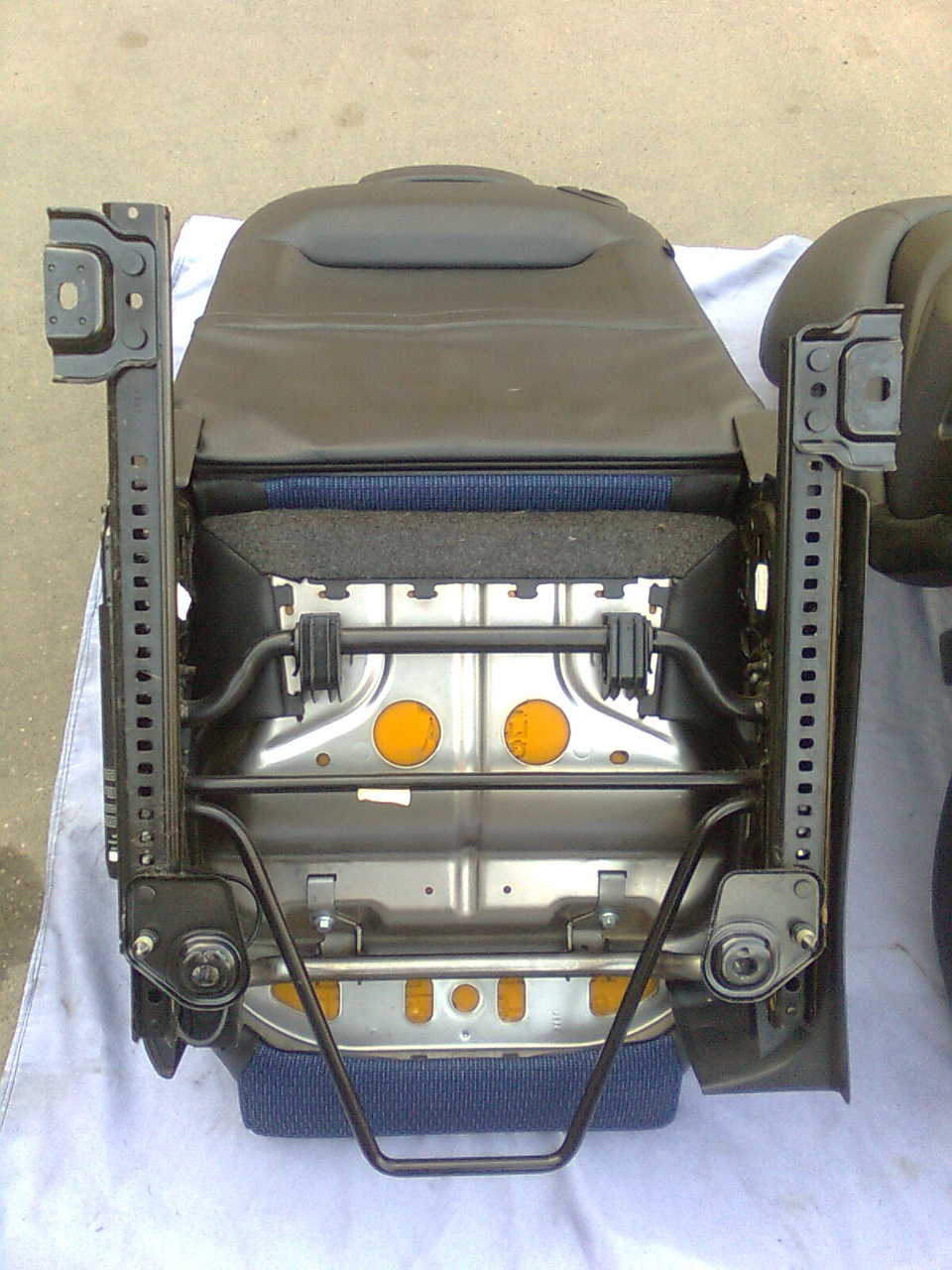 Продам(обмін) 4 покришки TOYO R 888 ggg(супер софт) 225\45 R16+салон відST(2 пер.сидіння та диван) 2