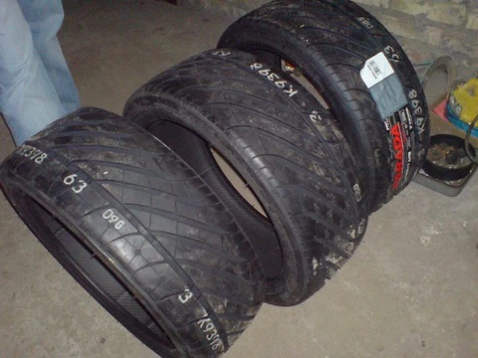 Yokohama Parada XL 205/40R17