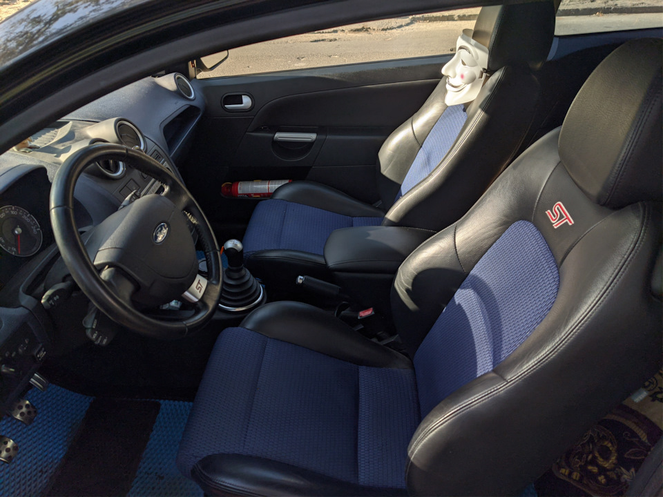 Підлокітник на Ford Fiesta ST став як рідний! 2