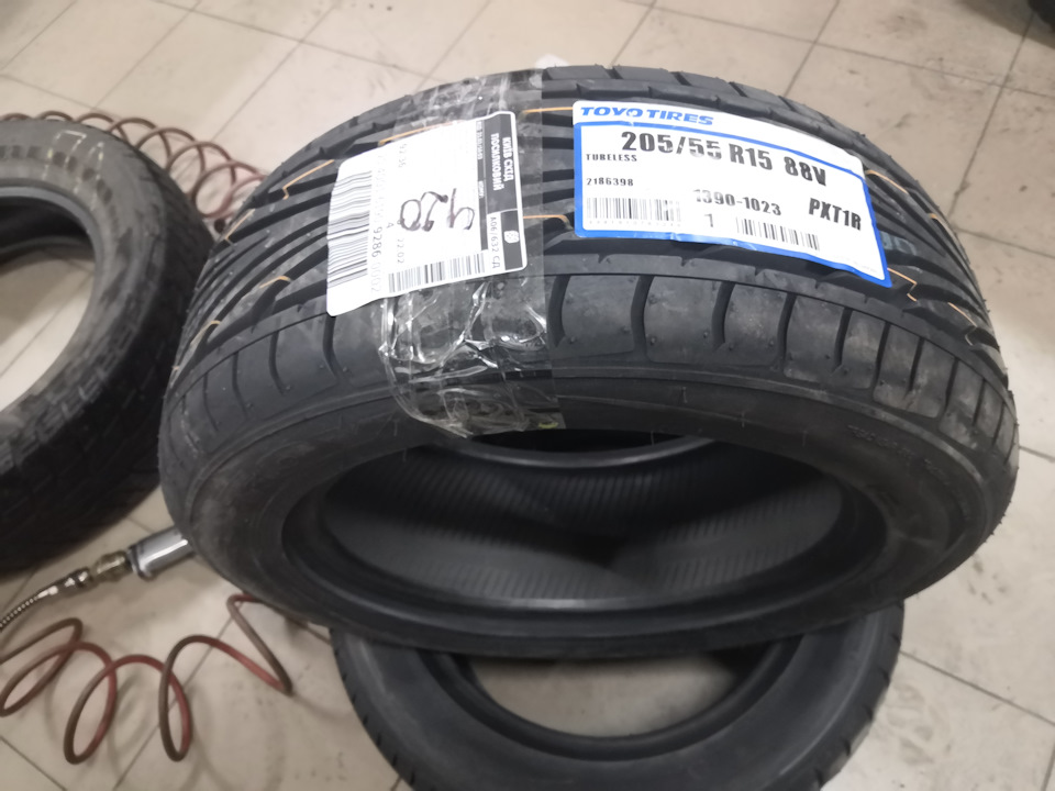 Toyo Proxes T1R (205/55R15 88V) або нові кроси:) 5