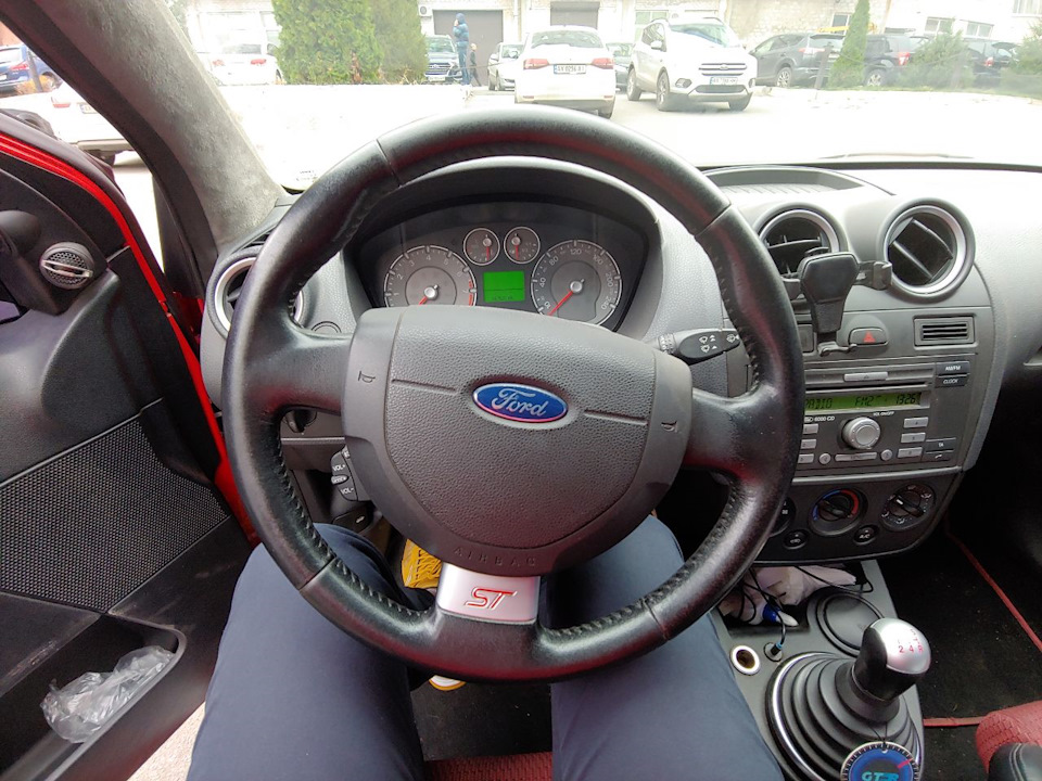 Нове кермо від ST mk7 2013 2