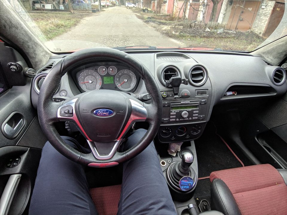 Нове кермо від ST mk7 2013 1
