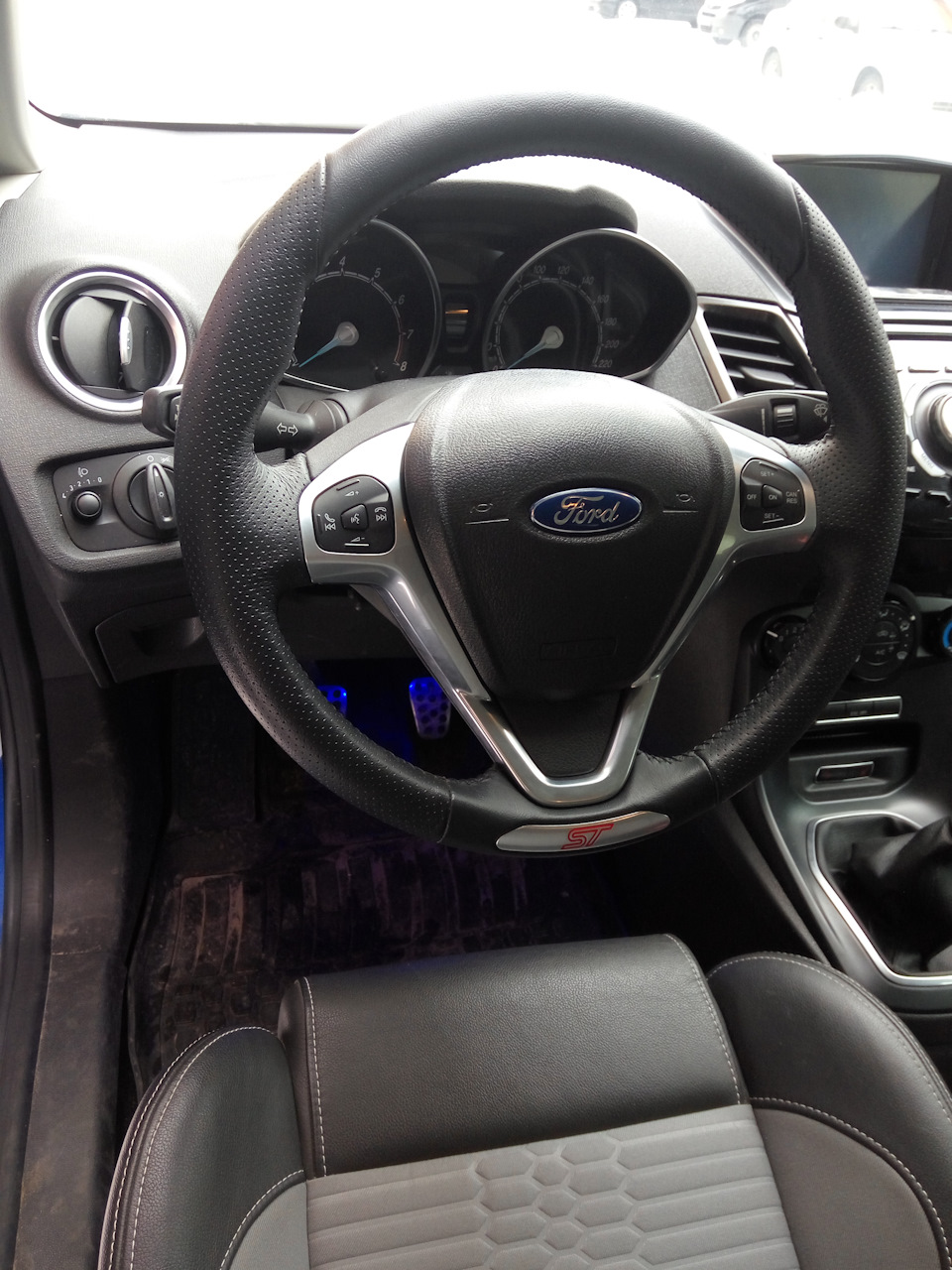 Встановлено оригінальне кермо ford fiesta mk 7 st 🚗🚀🔥🌠🎉📢📷 1