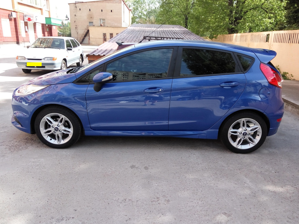 Встановлені оригінальні пороги ford fiesta mk 7 st 🚗🚀🔥🌠🎉📢📷 1