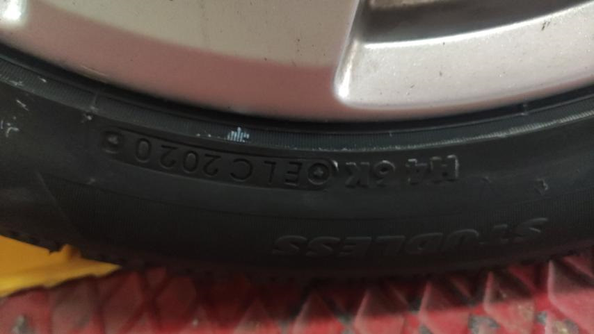 Зимове взуття для Жужі Bridgestone Blizzak Ice 3