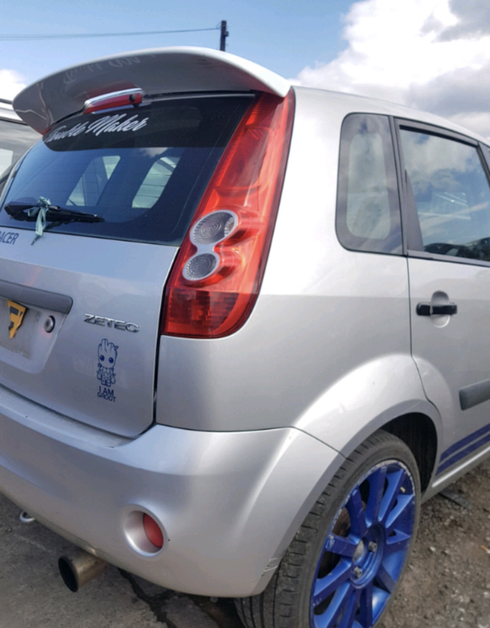 Оригінальний спойлер Ford Fiesta 5d 5