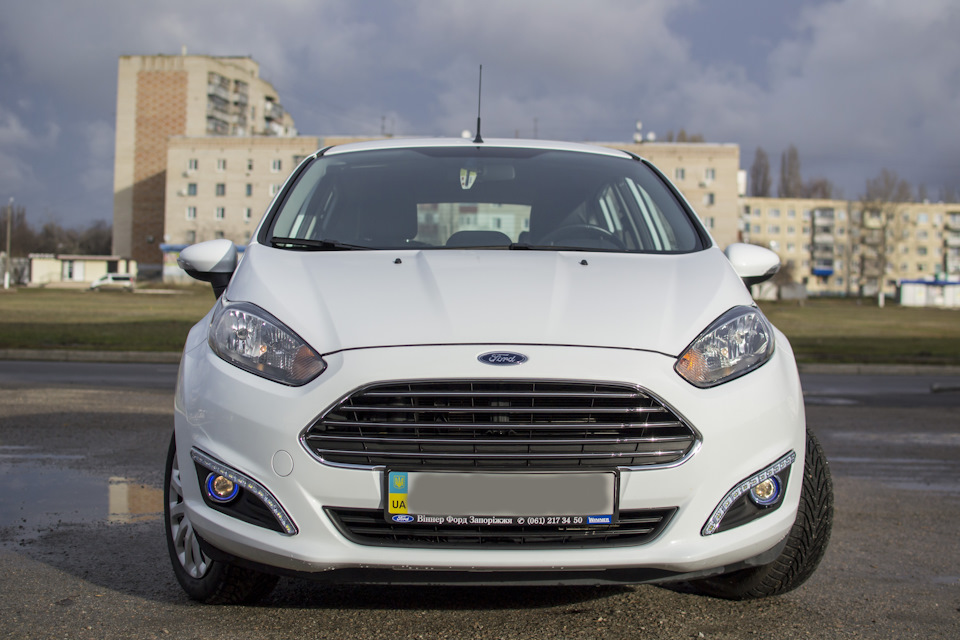 (Продано) Продам Ford Fiesta 2013 1.0л / 80л.с., 1