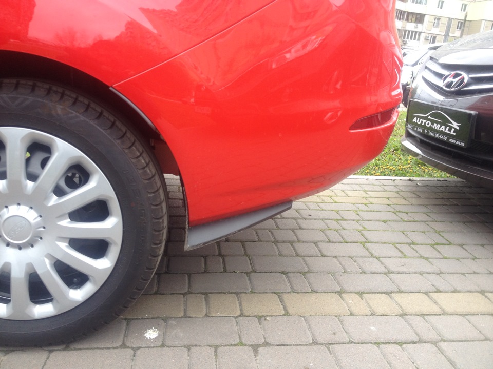 Ford FiesTa SEDAN - UA 3