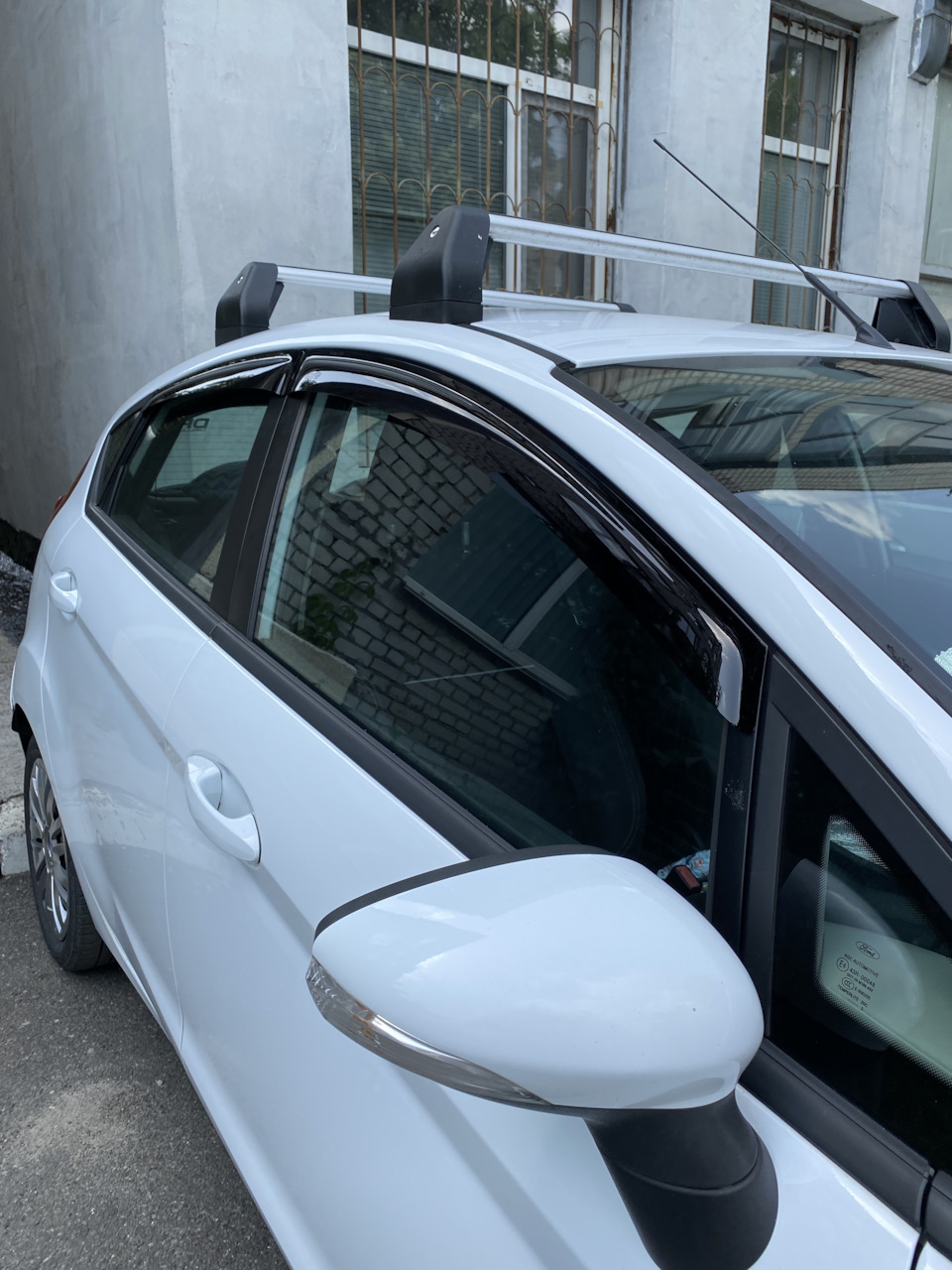 Докупив вітровики (дефлектори) на вікна Ford Fiesta 2013 1.0 Ecoboost 2