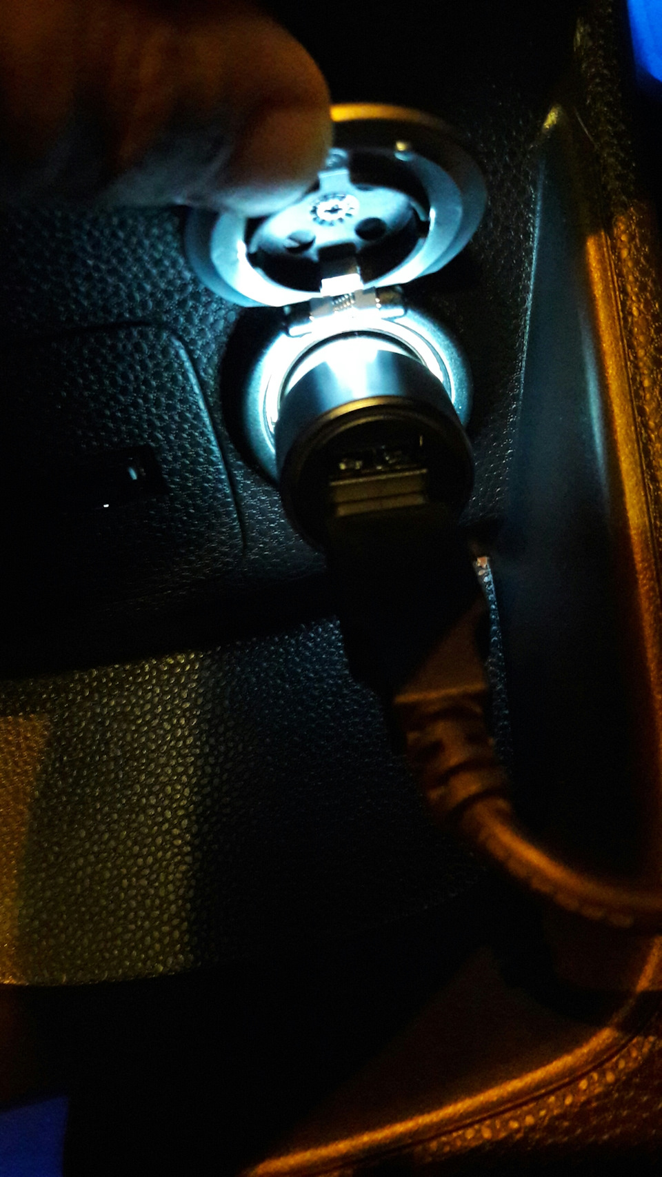 Автозарядка Xiaomi Mi Charger 1