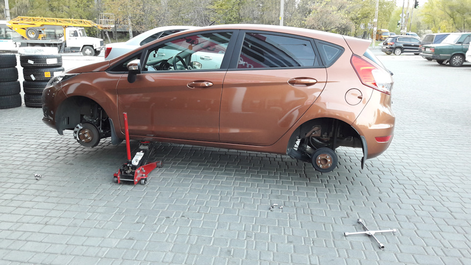 Шини Bridgestone Blizzak VRX 195/60 1