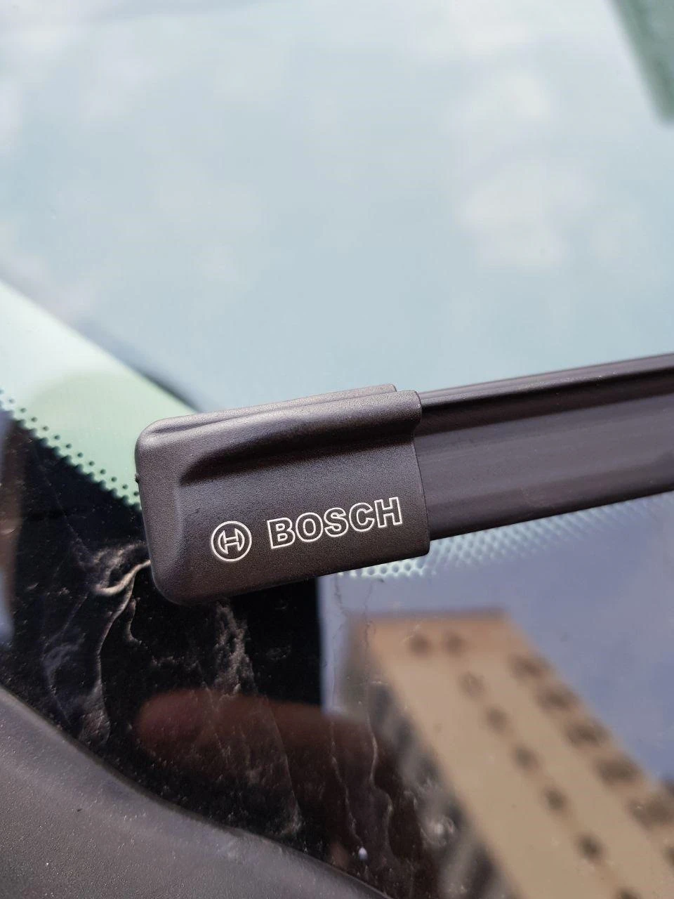 Заміна передніх двірників на BOSCH Aerotwin