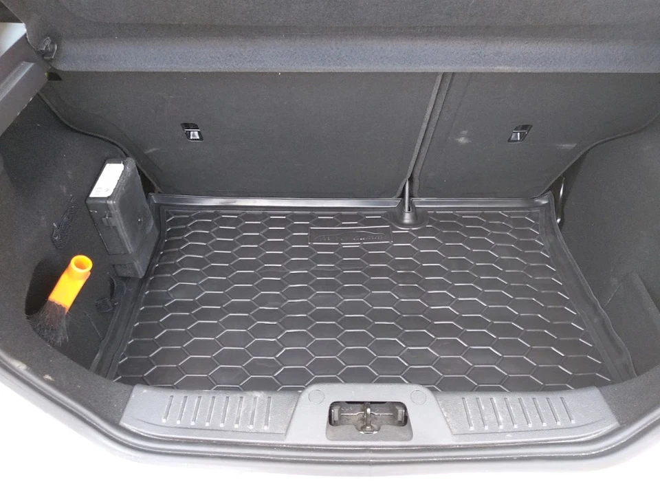 ЕВА килимки в салон + гумовий килим у багажник