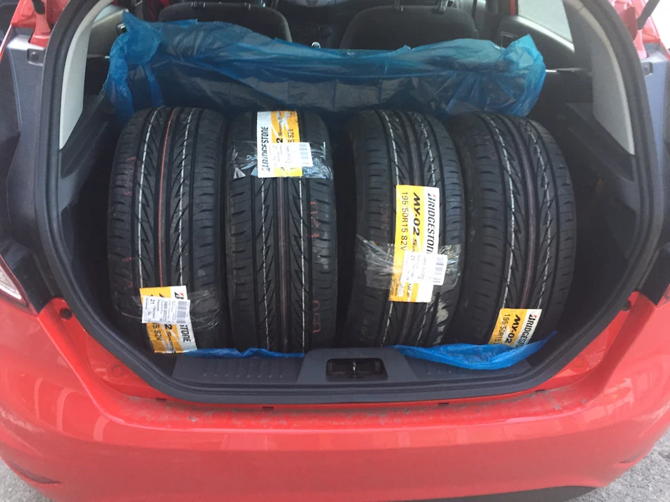 Літня гума Bridgestone MY-02 SportyStyle 195/50 15