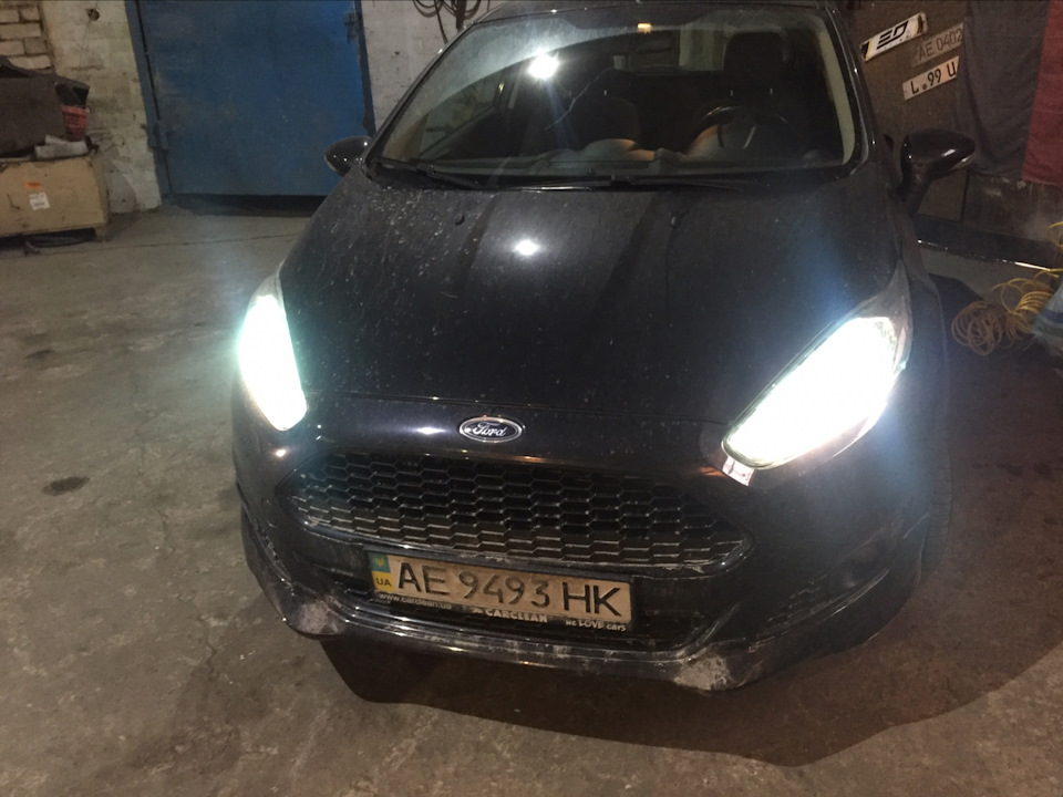 Заміна ламп головного світла 2
