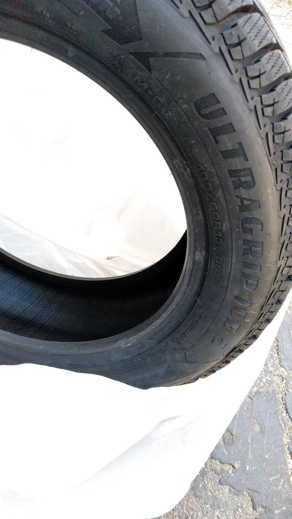 Гума на зиму GoodYear 3