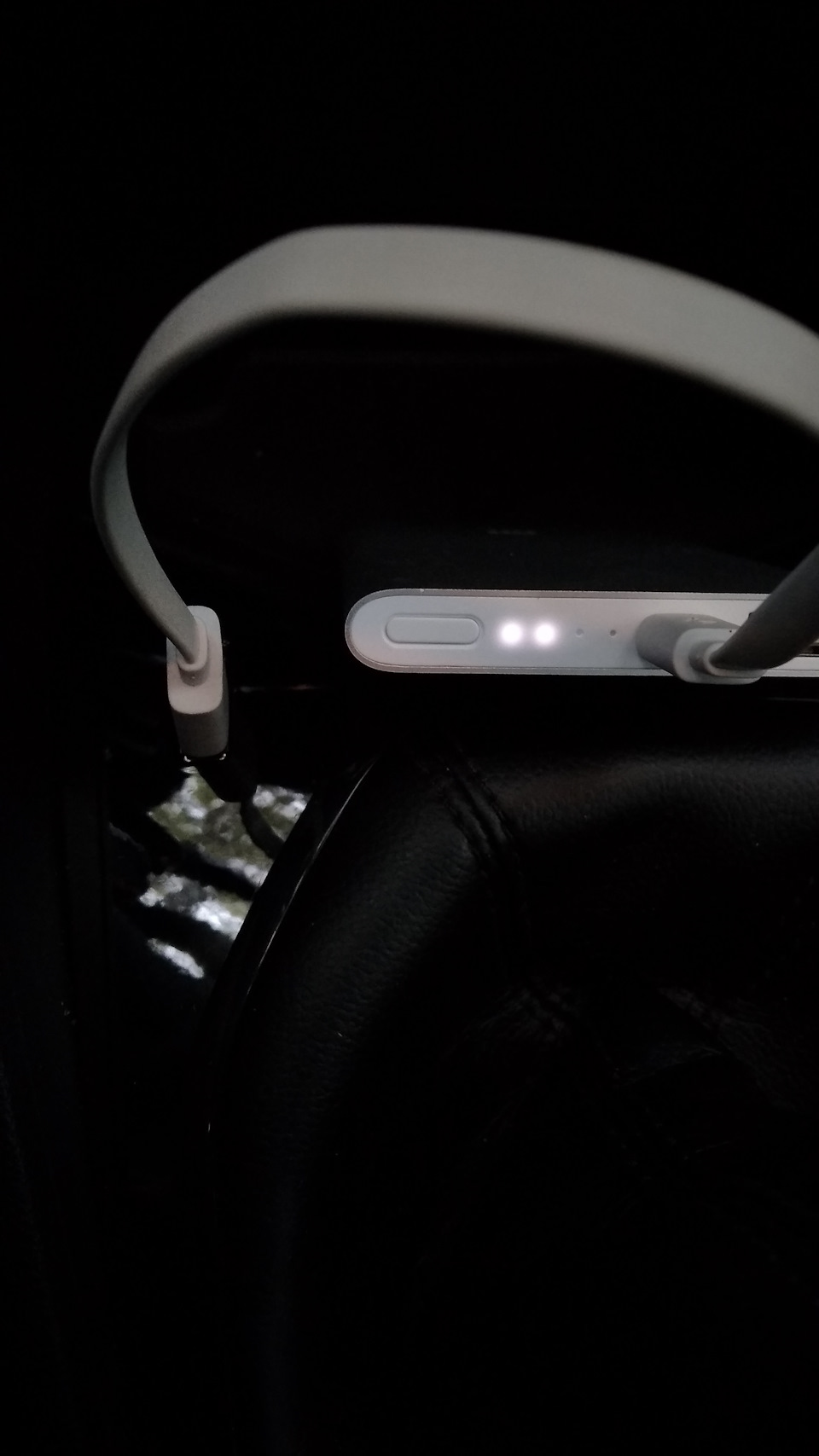 USB порт провалився усередину панелі 3