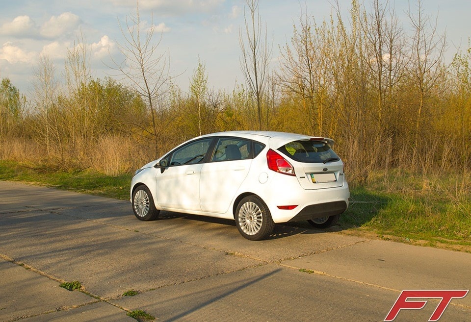 Легкосплавні диски 16 на Ford Fiesta 7 рестайл / Ford Fiesta mk7 lift 16 Alloy Wheels 4