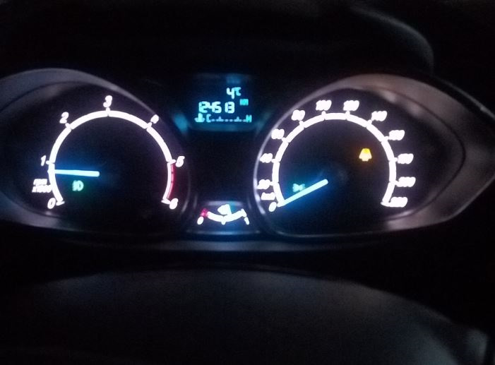 Заміна АКБ ford fiesta 1.5tdci 5