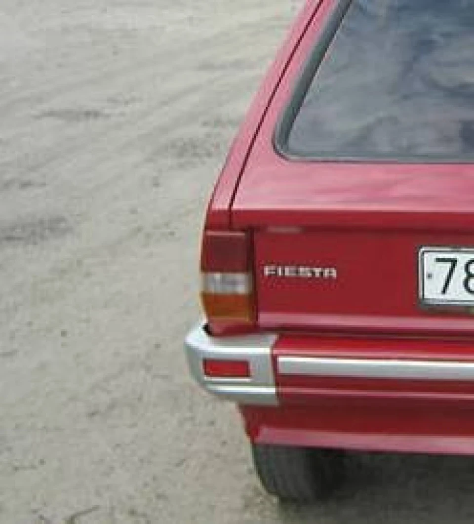 Куплю задній лівий ліхтар MK2.