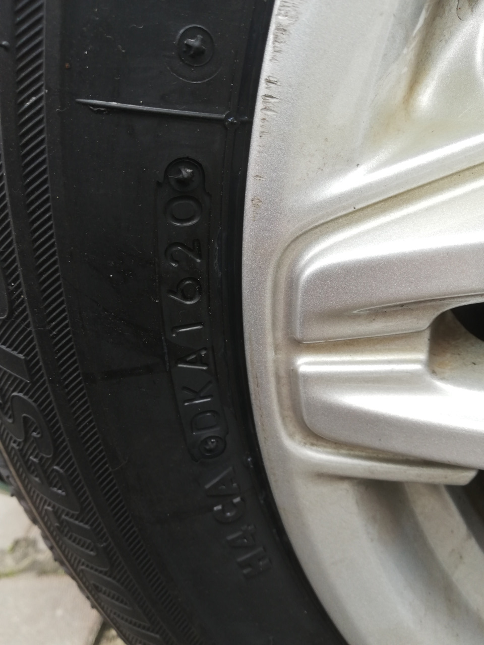 Bridgestone blizzak vrx 185/60/15 3