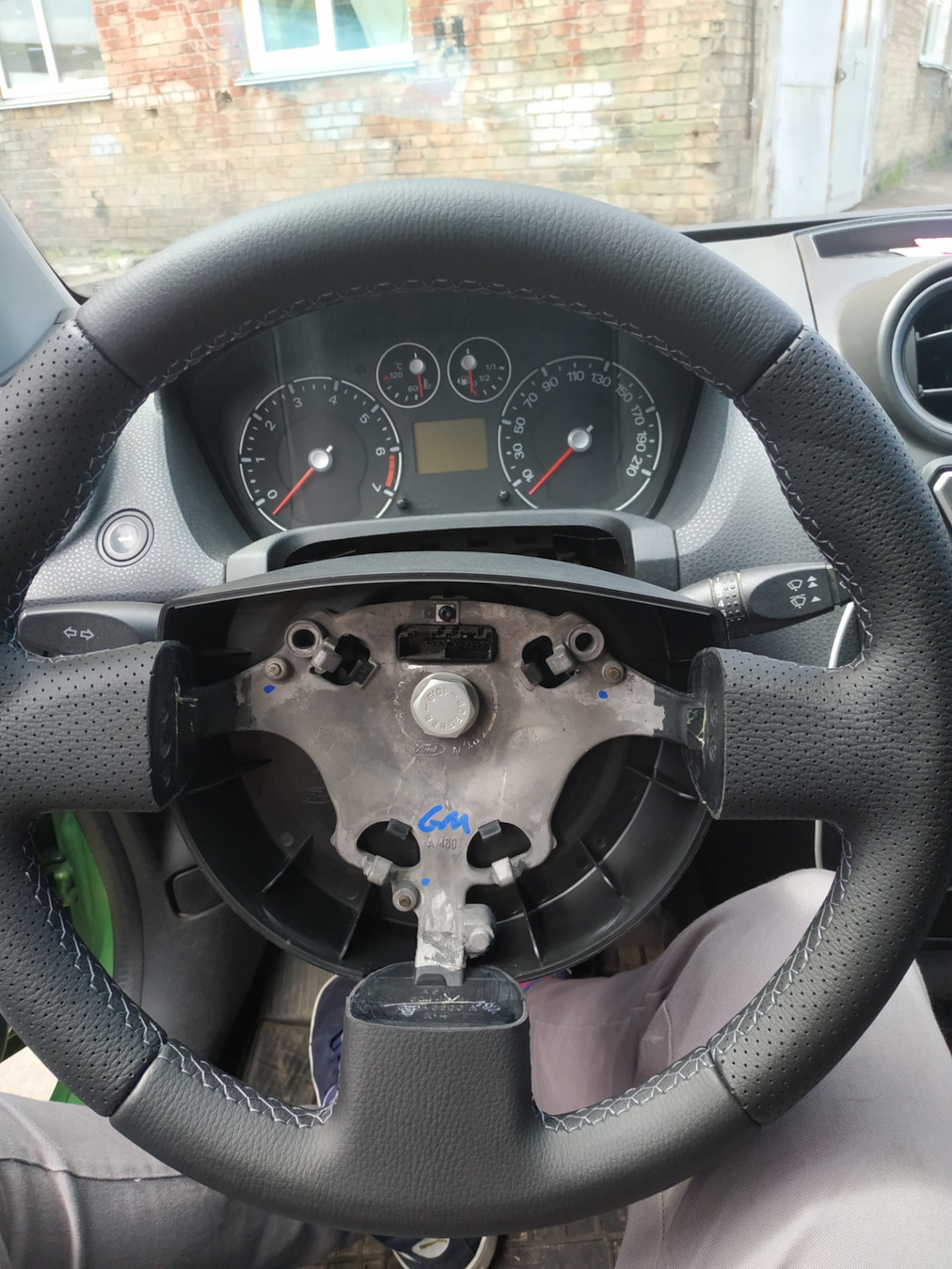 Нове кермо та ручка КПП 3