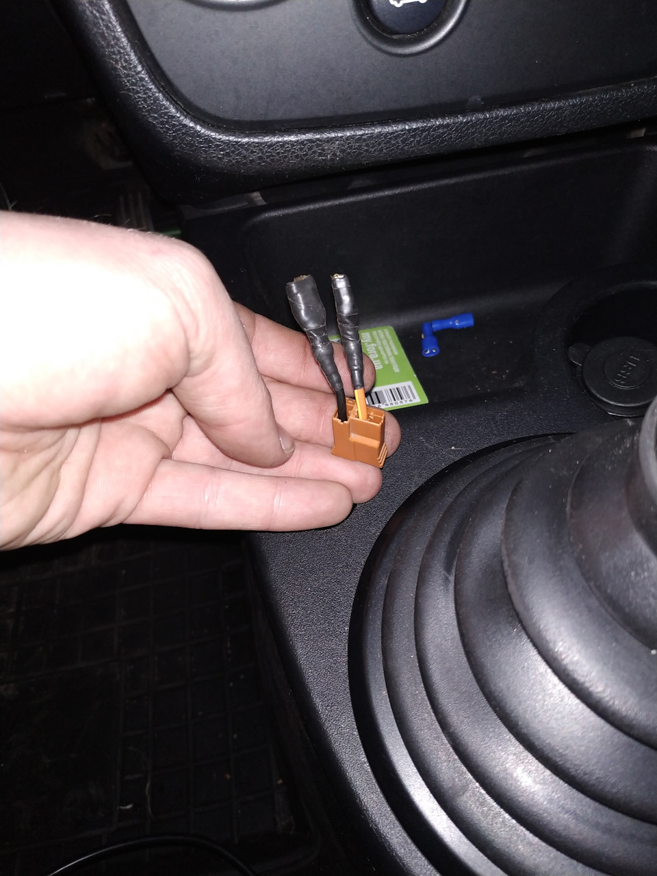 usb зарядне ЗАМІСТЬ прикурювача 3