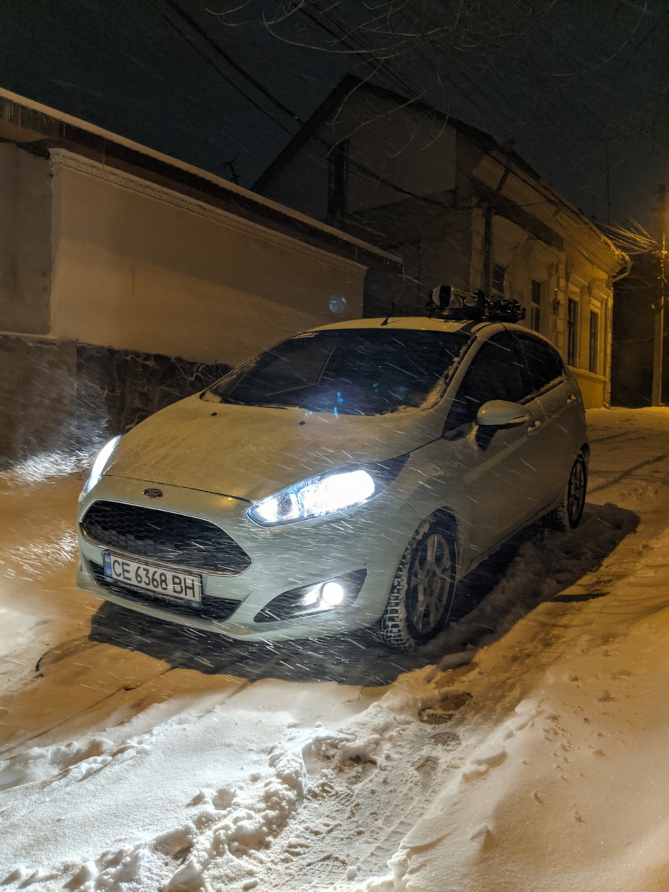 Поїздка на Буковель (магнітне кріплення для лиж) 2