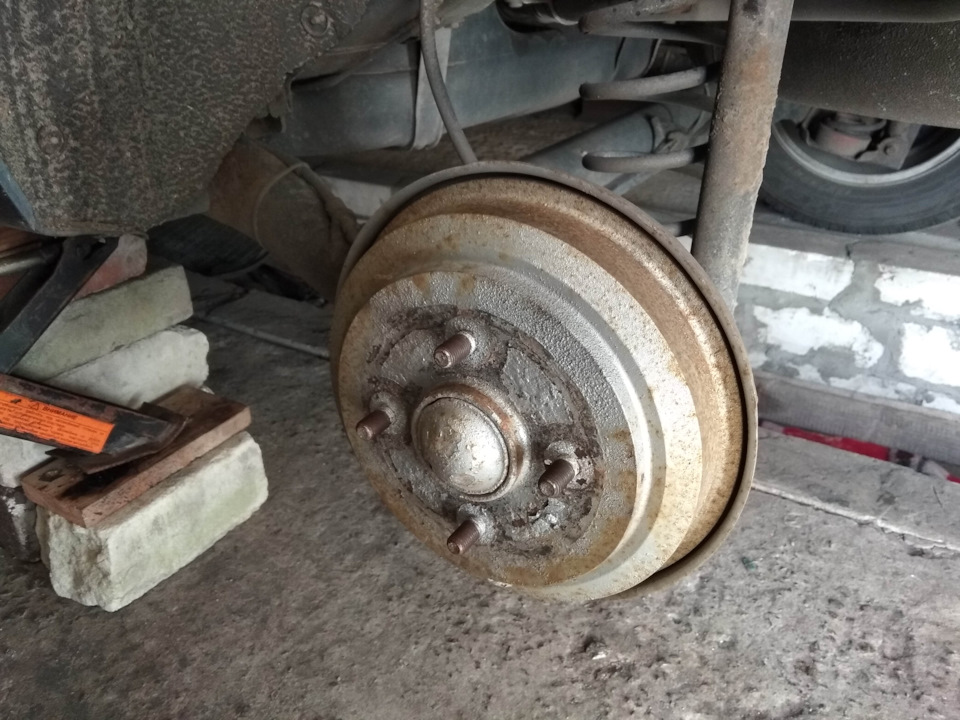 Задні гальмівні колодки Motorcraft. 2
