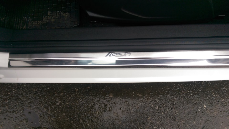 Накладки на пороги 1