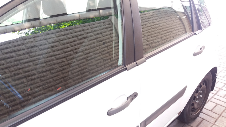 Пункт 10. Заміна зовнішніх ущільнювачів скла дверей 5