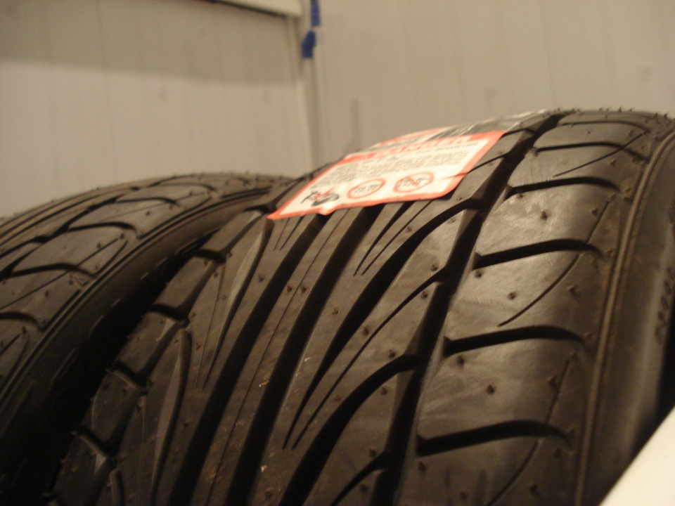 Falken 205/40 17 4