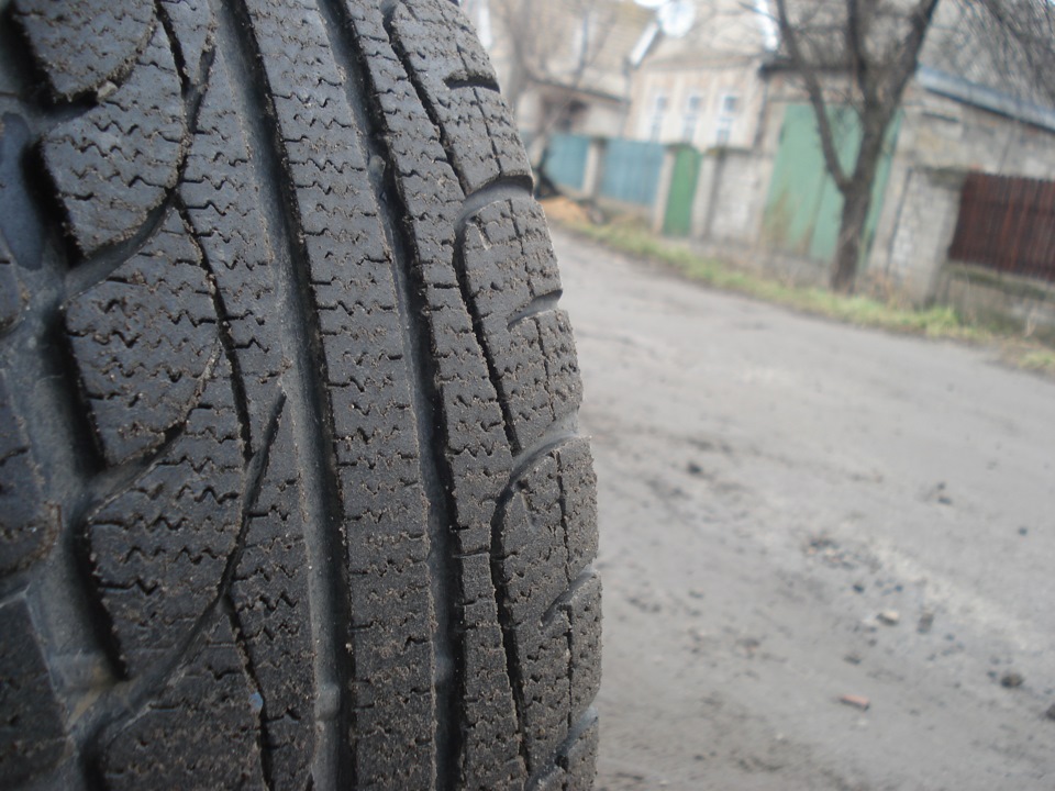 Продам бампер, резину, диски 4