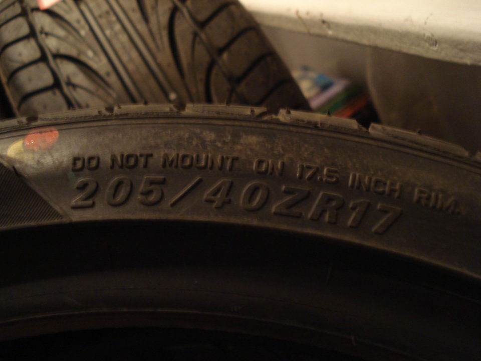 Продам FALKEN 205/40 17 3