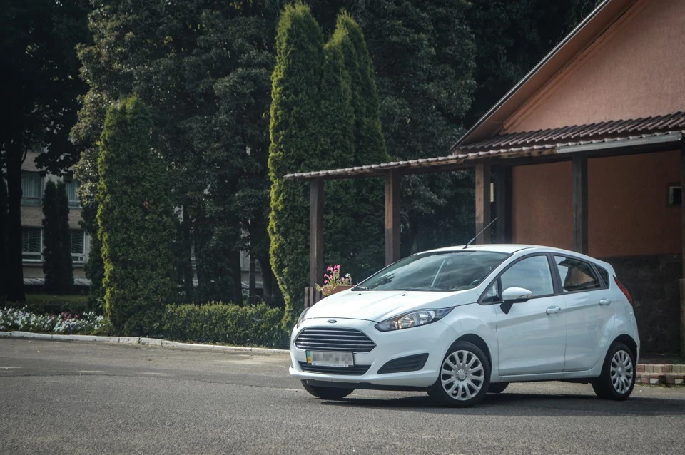 Заміна повітряного фільтра Ford Fiesta 1.5 TDCi своїми руками