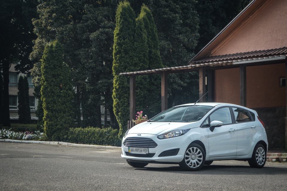 Заміна повітряного фільтра Ford Fiesta 1.5 TDCi своїми руками 1
