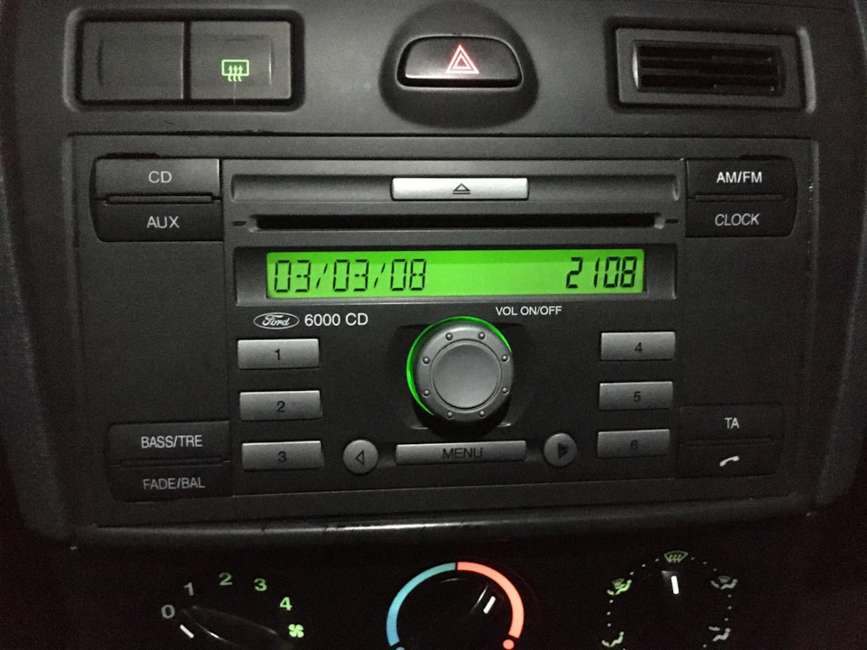 Pioneer DMH-G120, камера заднього виду, фарбування центральної консолі 4