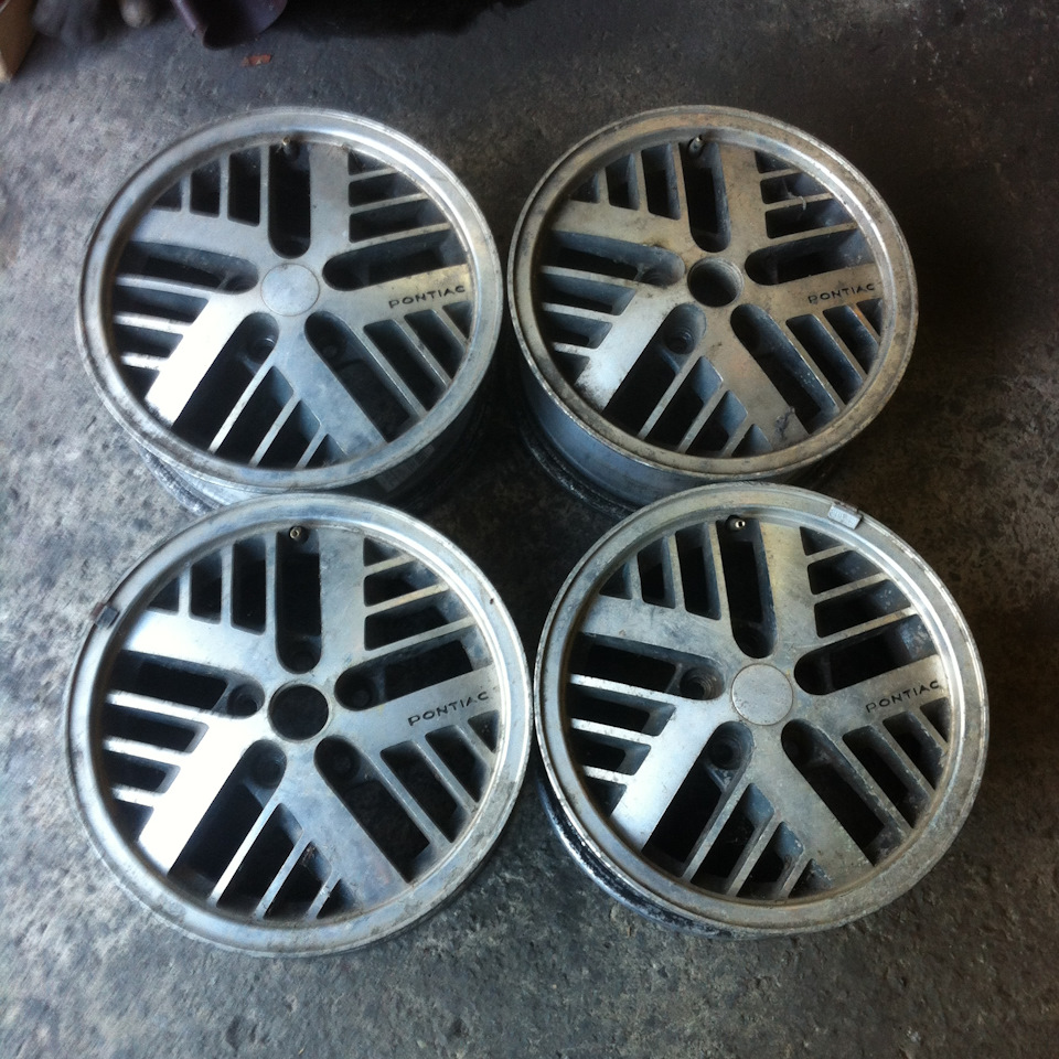 Pontiac Fiero Custom Wheels 100% 1