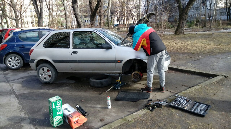 заміна передніх стійок + дуже важлива інформація для власників ліфтингової версії 3