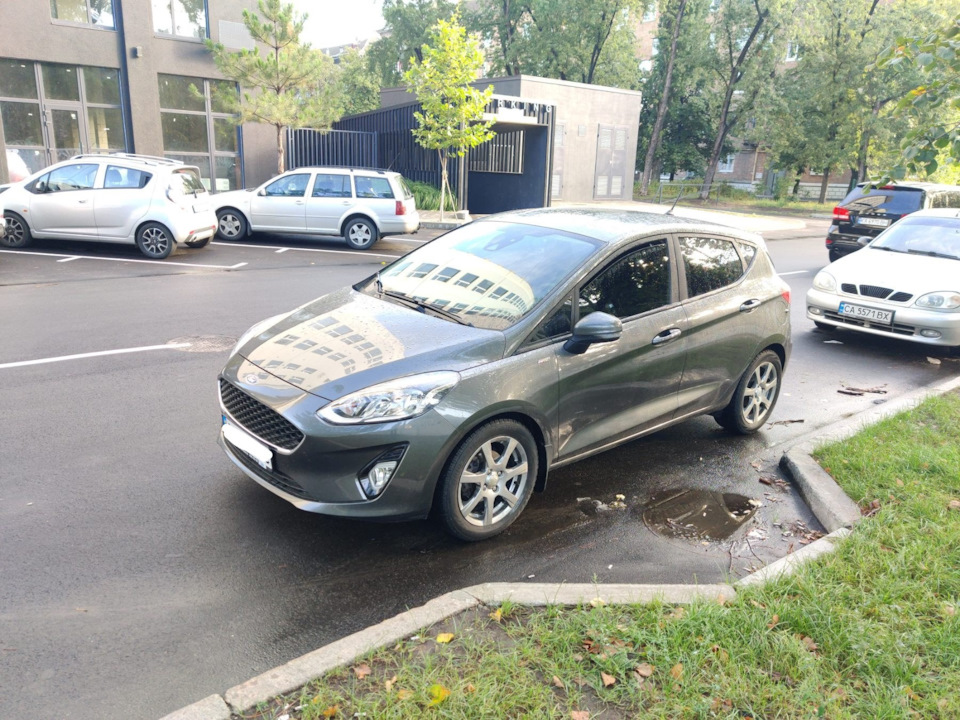 Ну от і все... Виїхала моя Ford Fiesta... 1