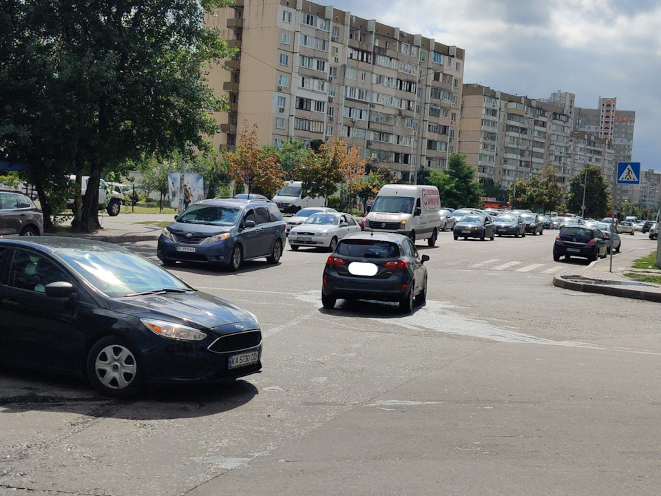 Ну от і все... Виїхала моя Ford Fiesta... 2